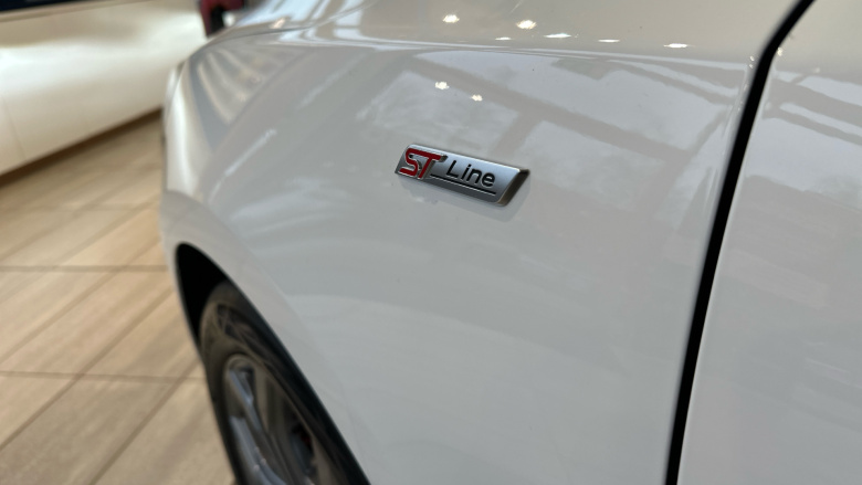 Ford Focus 1.0 EcoBoost Hybrid mHEV 155 ST-Line 5dr Auto Petrol Hatchback